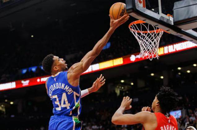 咪咕高清视频-字母哥连续打出逆天数据 布登霍尔泽却高兴不起来